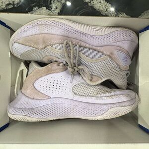 Under Armour Men's Athletic Shoes - Light Gray and Cream